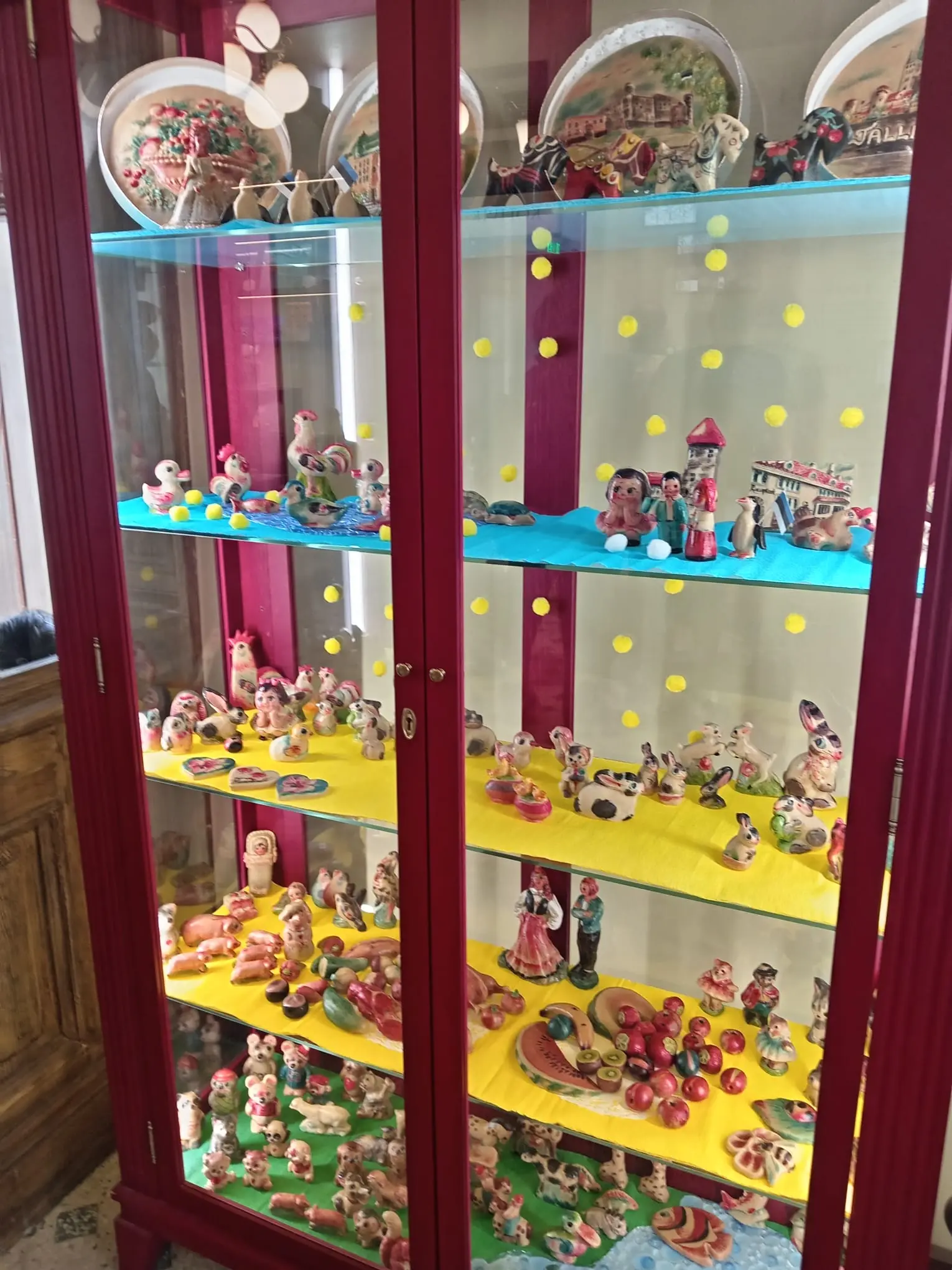 Traditional cabinet